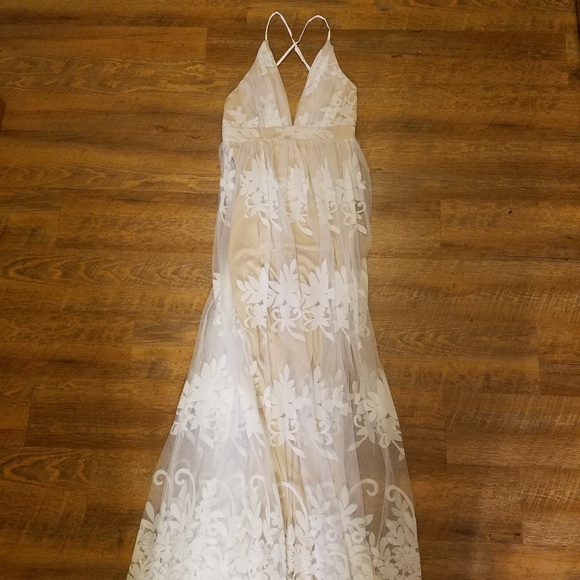 Vici Dresses & Skirts - VICI Antonia Maxi Dress